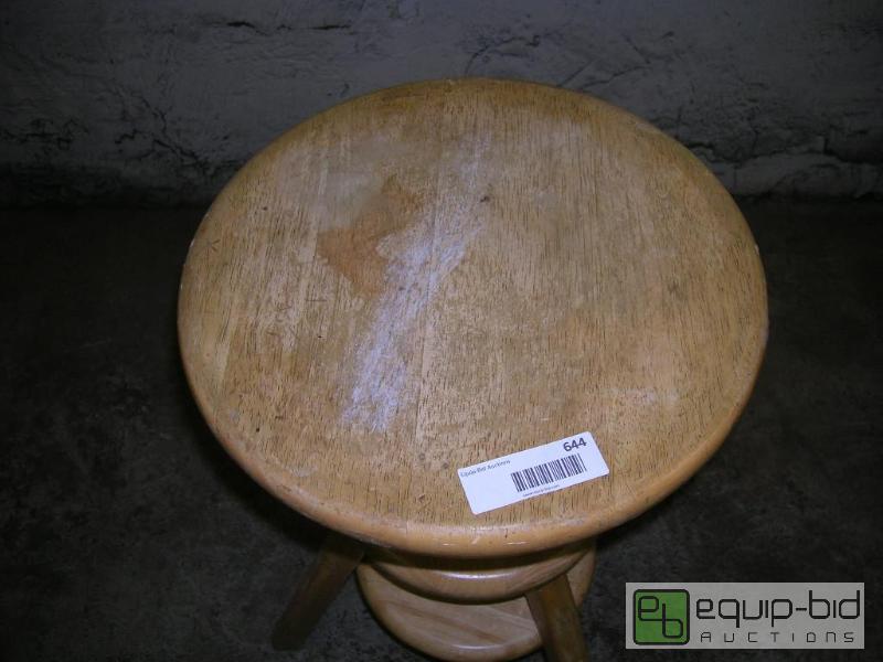 lot 644 image: Wood Adjustable Work Stool