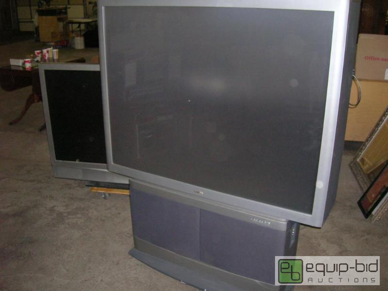lot 674 image: Phillips 60 TV Model PTV916