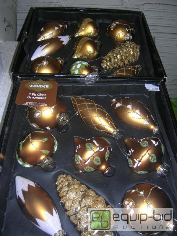 lot 804 image: Lot of 18 Glass Christmas Woodland Wonder Ornaments