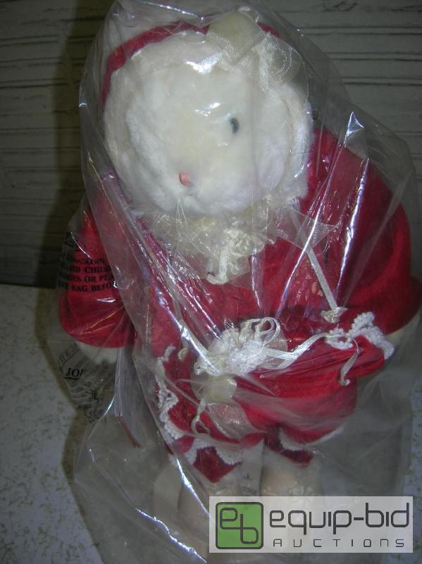 lot 809 image: Sealed 2002 Hallmark Bunnies by the Bay Littlebit Folly