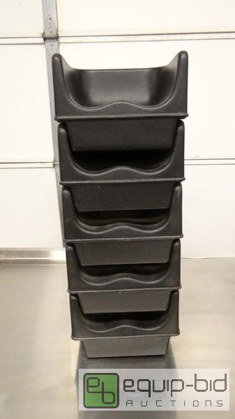 lot 353 image: Lot Of 5 Black Plastic Booster Seats