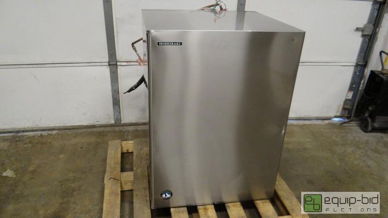lot 356 image: Hoshizaki Remote 1500 Lb Ice Maker