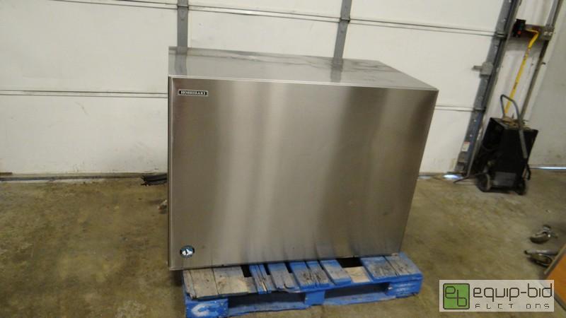 lot 357 image: Hoshizaki Remote 2400 Lb Ice Maker