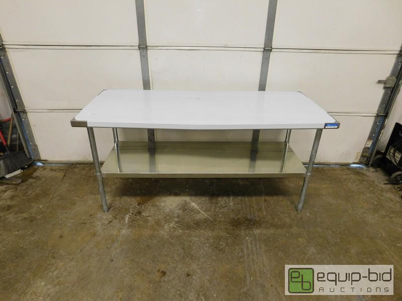 lot 442 image: New Scratch And Dent Stainless Steel Table With Undershelf