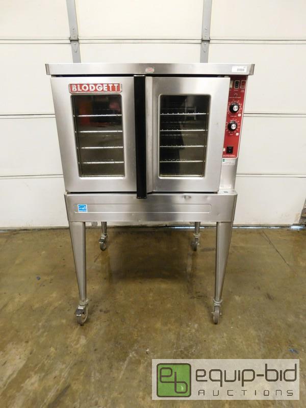 lot 462 image: Blodgett Single Convection Oven On Legs
