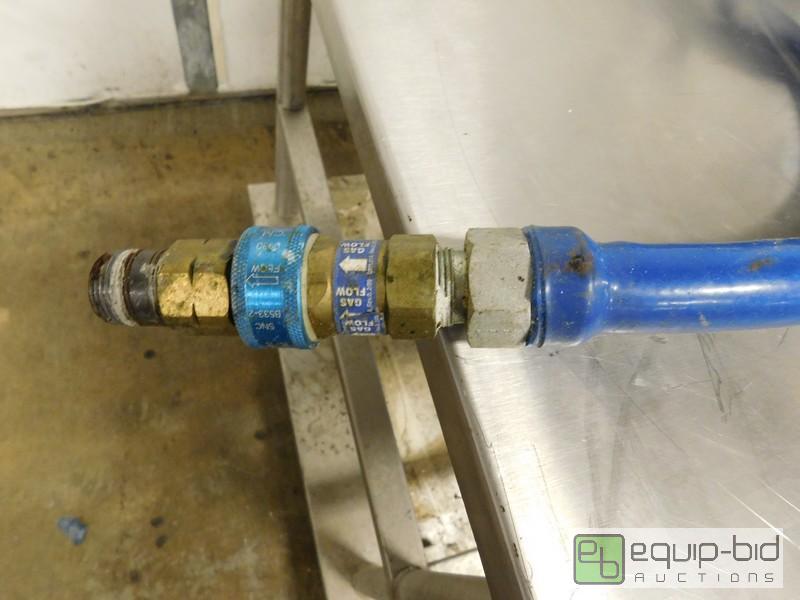 lot 469 image: Lot Of 10 Quick Disconnect Gas Hoses