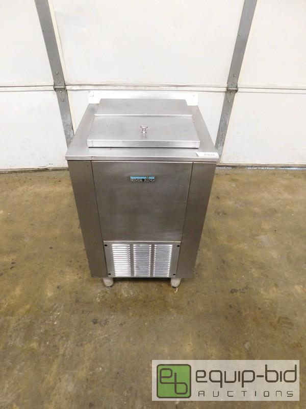 lot 476 image: Silver King Reach-In Freezer