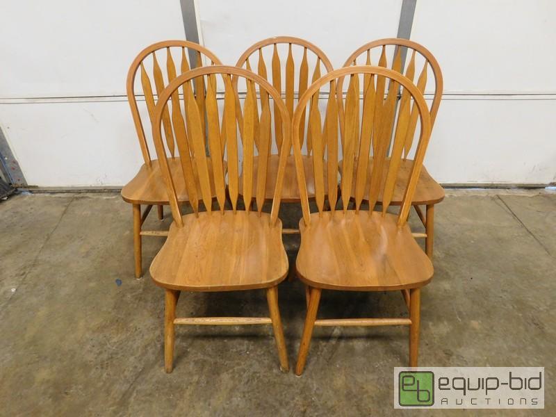 lot 478 image: Lot Of 5 Oak Dining Room Chairs