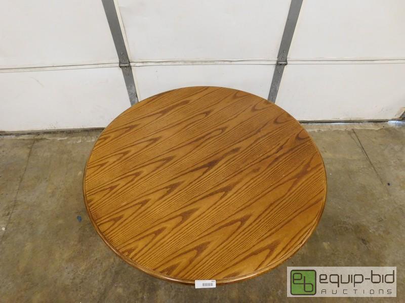 lot 489 image: 42 Round Oak Dining Table