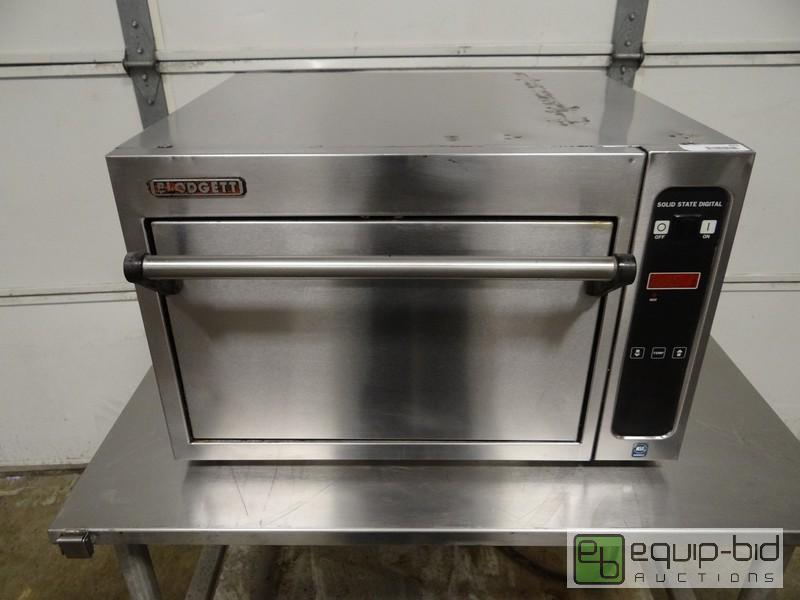 lot 493 image: Blodgett Counter Top Pizza Oven