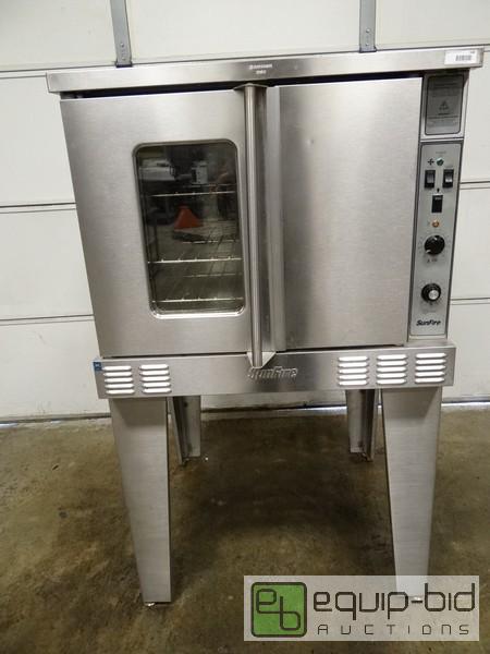 lot 508 image: SunFire Single Convection Oven On Legs