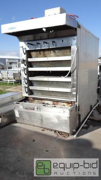 lot 530 image: Winkler 5 Deck Gas Oven