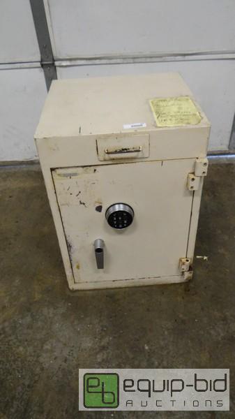 lot 657 image: Metal Digital Unlock Safe