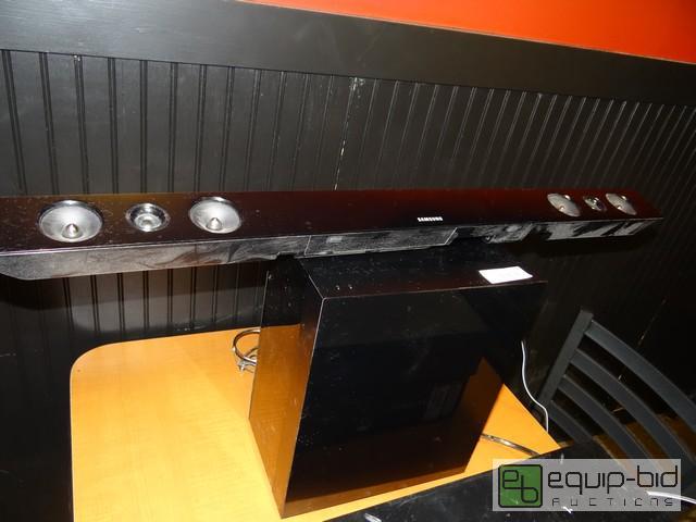 lot 571 image: Samsung 2 Piece Surround Sound System