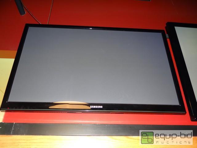 lot 577 image: Samsung 42 Inch Flat Screen TV