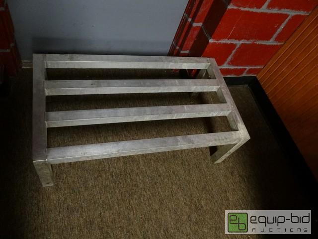 lot 589 image: Aluminum 36x20x12 Dunnage Rack