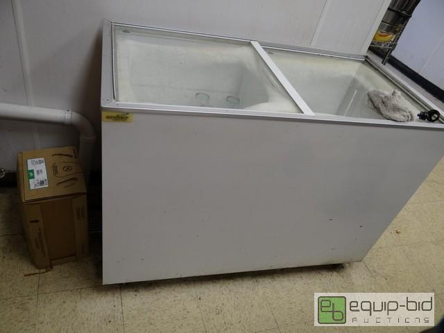 lot 604 image: Excellence Slide Top Freezer 48x24x30