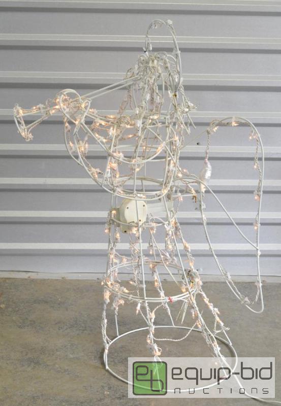 lot 2043 image: Lighted, Animated Angel Yard Decoration