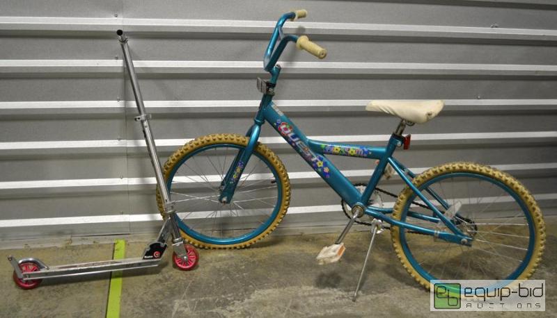 lot 2057 image: Girls Bicycle and Razor