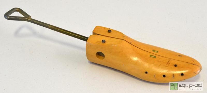 lot 2064 image: Shoe Stretcher