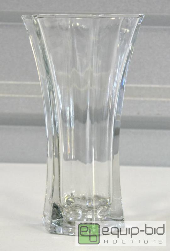 lot 2069 image: Vintage Hoosier Vase