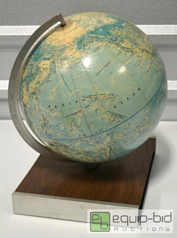 lot 2071 image: Globe - 12 diameter