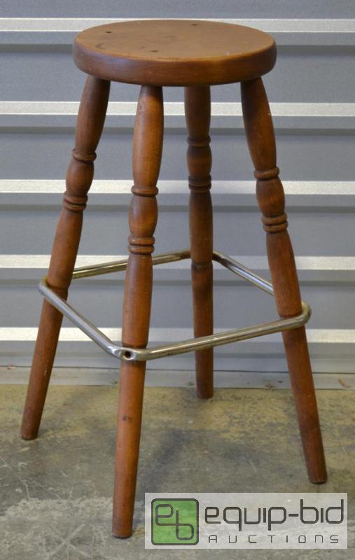 lot 5014 image: Mid Century Wooden Stool