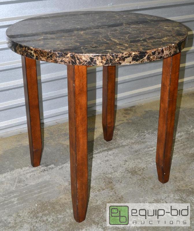 lot 5015 image: Round Bar Table