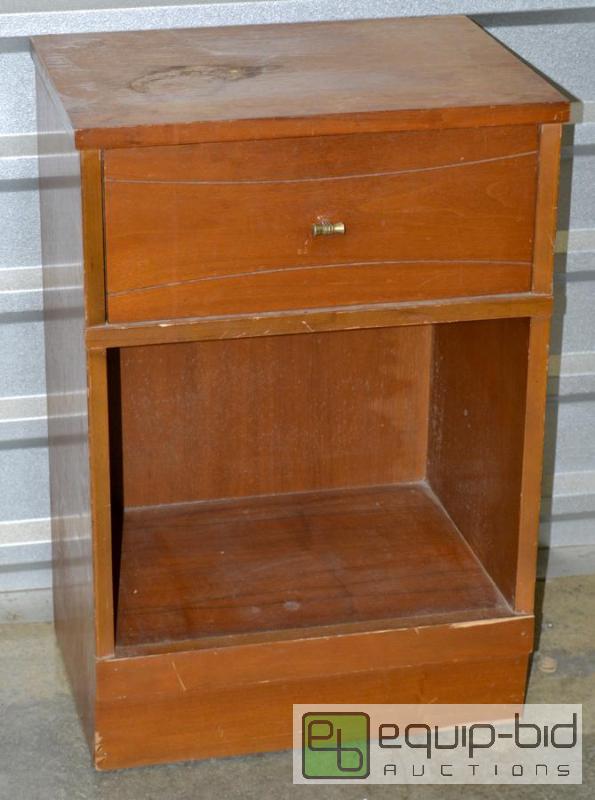 lot 5029 image: Nightstand c 1950