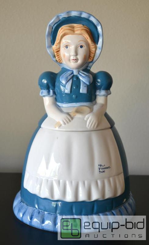lot 5050 image: Blue Bonnet Girl Cookie Jar