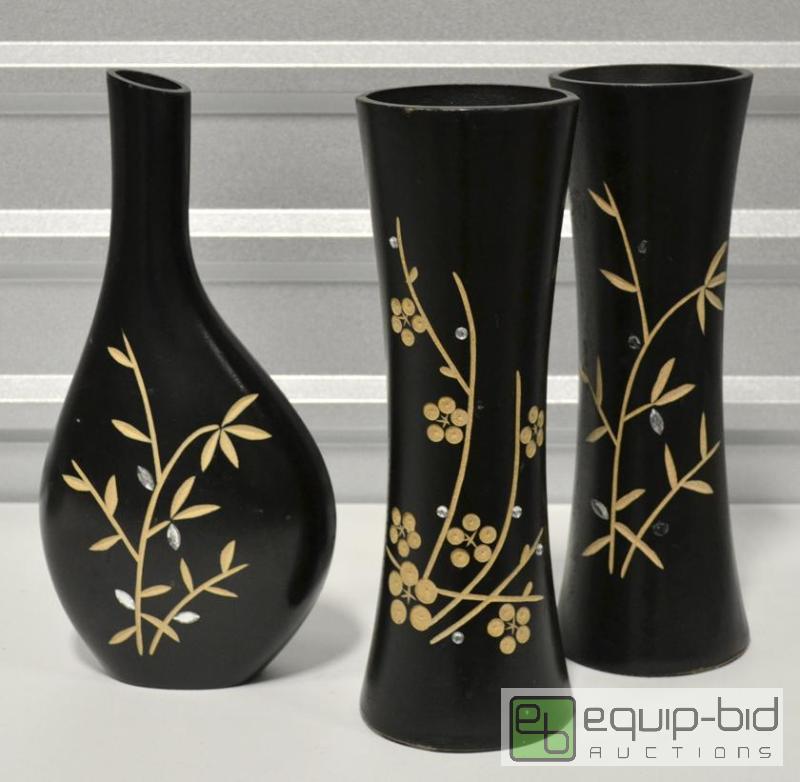 lot 5115 image: 3 Black Vases