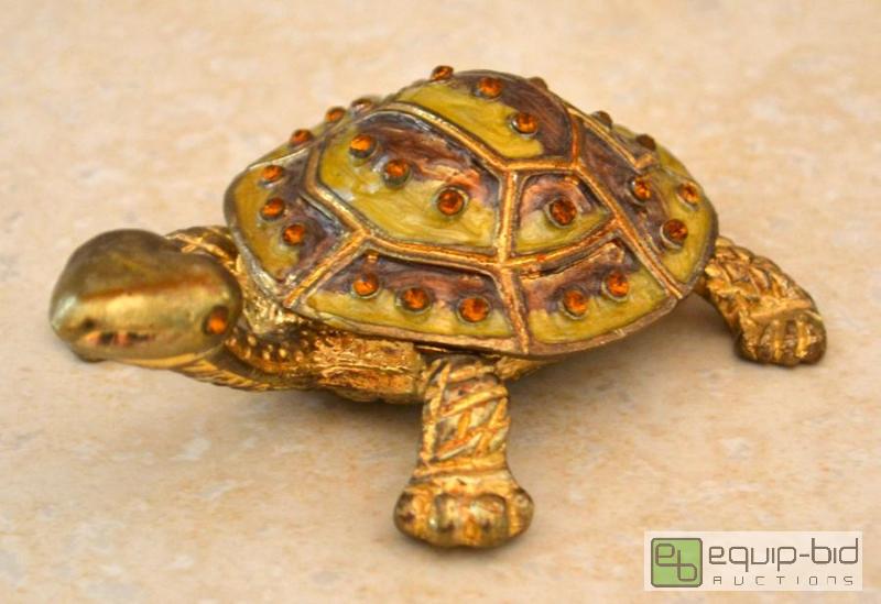 lot 6018 image: Turtle Bejeweled Trinket Box 1