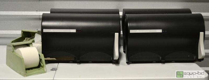 lot 6051 image: Toilet Paper and Paper Towel Dispensers 2