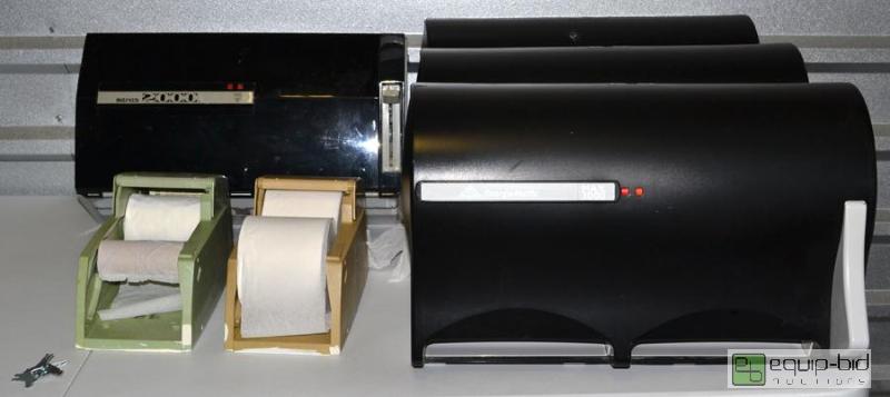 lot 6053 image: Toilet Paper and Paper Towel Dispensers 4