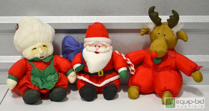 lot 6105 image: Mr. and Mrs. Claus and Rudolph