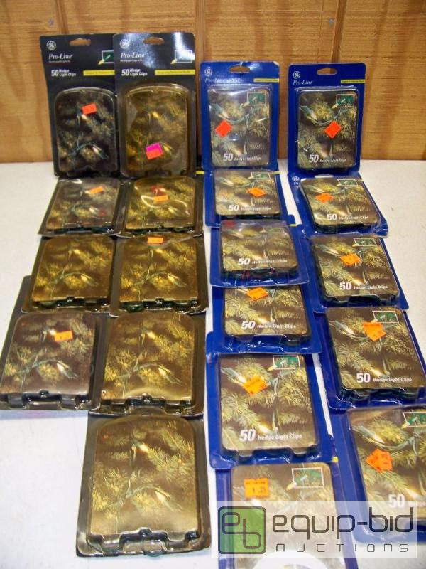 lot 1012 image: 20 Packages of hedge light clips
