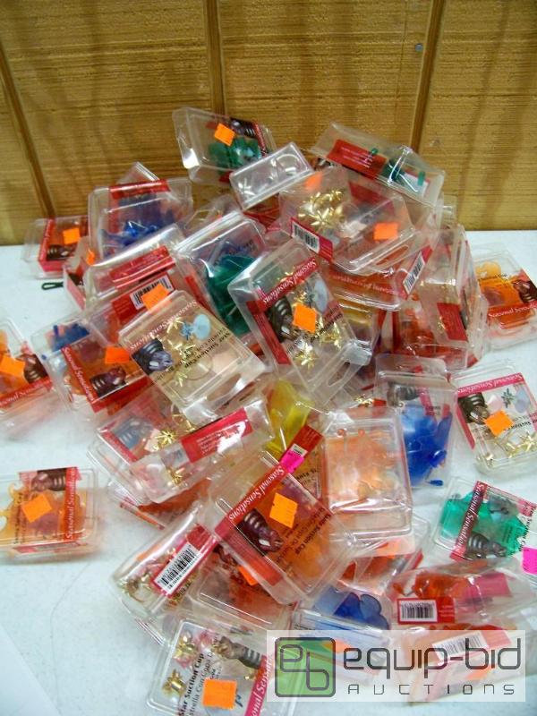 lot 1024 image: 65 boxes light string suction cups