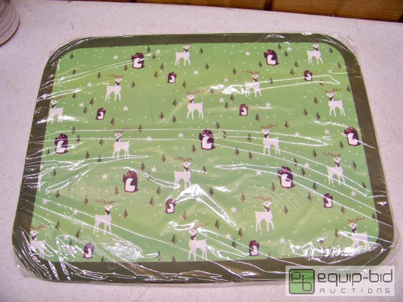 lot 1027 image: Case of 1000 Dinex North Pole Placemats