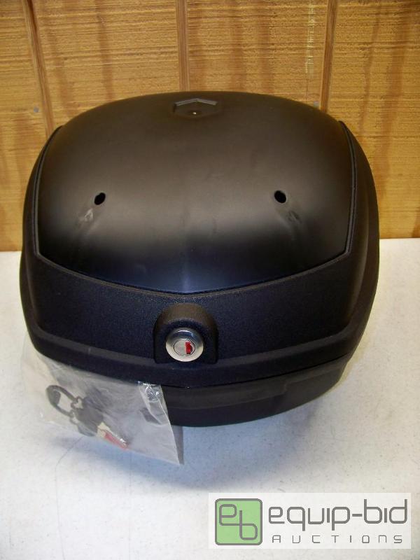 lot 1078 image: Piaggio Bauletto for a Beverly