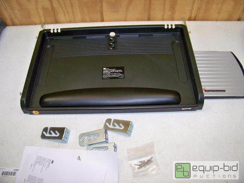 lot 1149 image: 3M KD45 Underdesk keyboard drawer