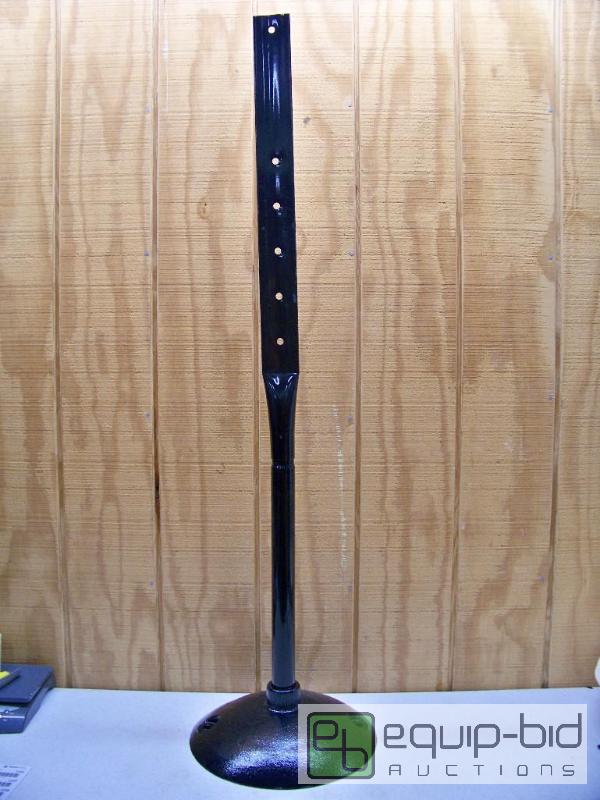 lot 1150 image: 4 Movable Sign Post