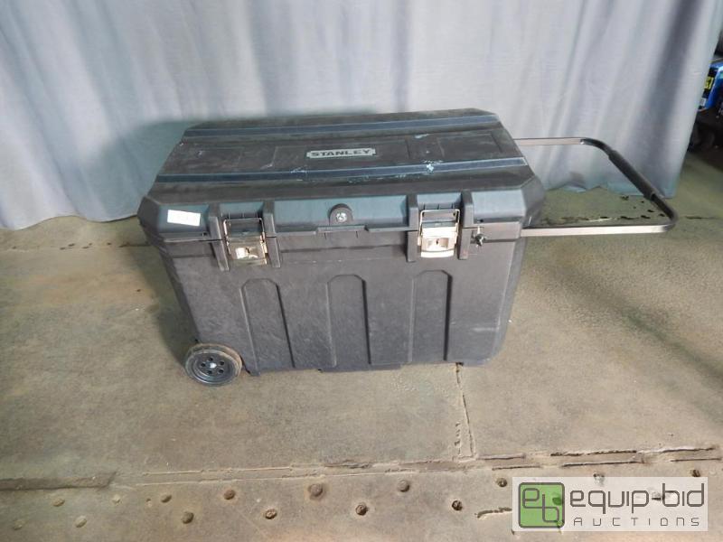 lot 1038 image: Stanley ProMobile Job Chest