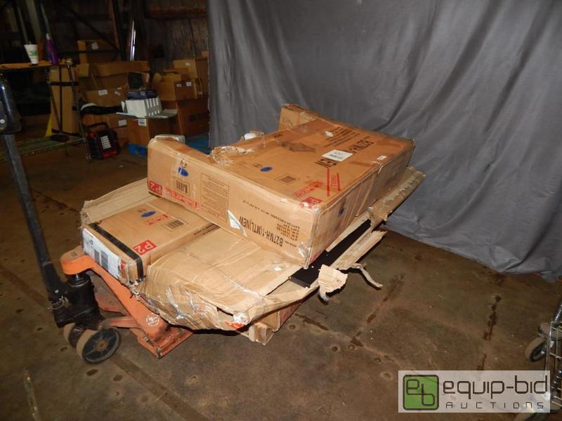 lot 1064 image: Large Lot of Bed Frame Pieces