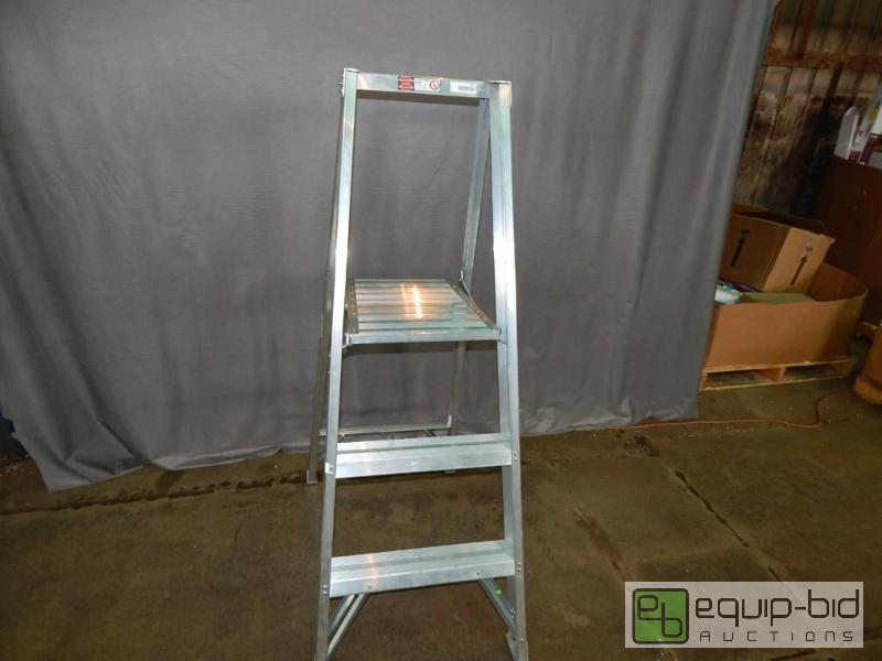 lot 1112 image: Louisville Step Ladder