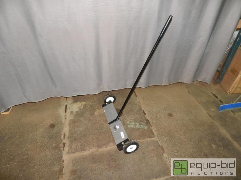 lot 1117 image: Master Magnet Floor Rolling Magnet