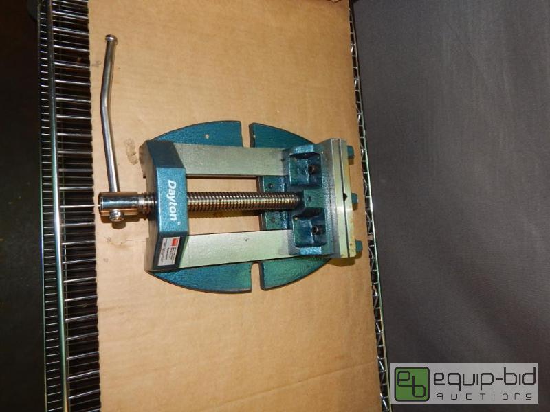 lot 1167 image: Dayton Drill Press Vise