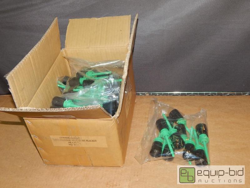 lot 1173 image: Lot of 32mm Position Fixers