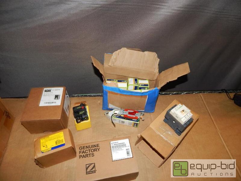 lot 1178 image: Lot of Misc Electric Hardware