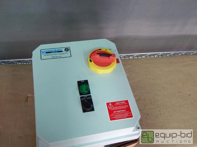 lot 1261 image: Vynekier Control Box