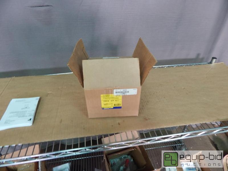 lot 1274 image: PowerPact Motor Circuit Protector
